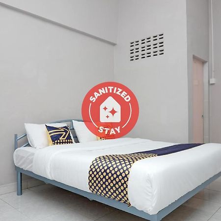 Oyo 2200 Hotel Gunung Sari Rantauprapat Extérieur photo