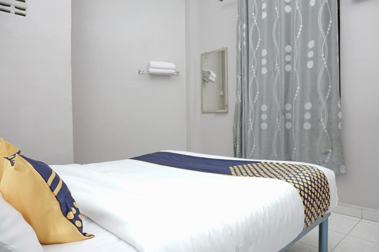 Oyo 2200 Hotel Gunung Sari Rantauprapat Extérieur photo