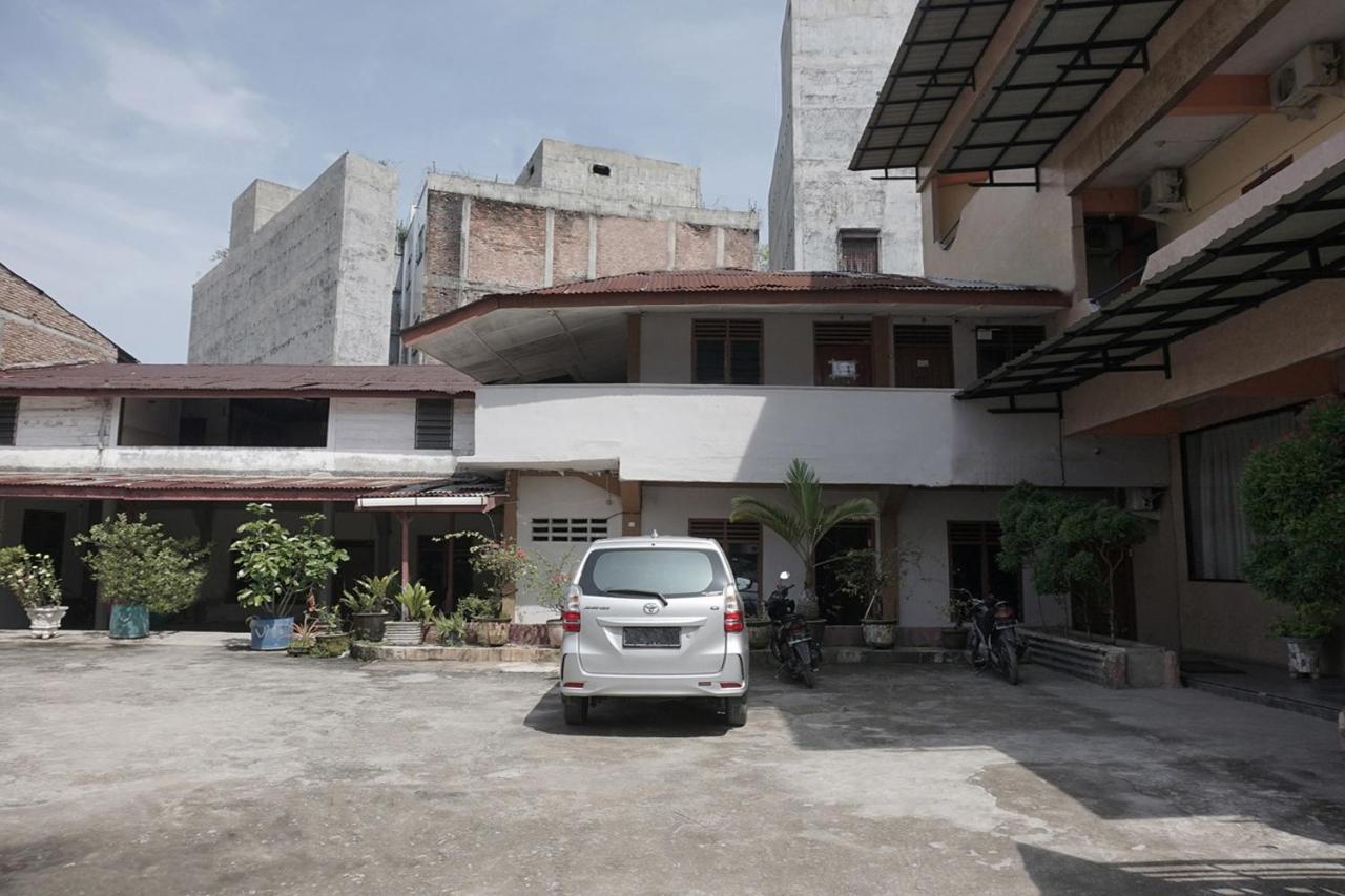 Oyo 2200 Hotel Gunung Sari Rantauprapat Extérieur photo