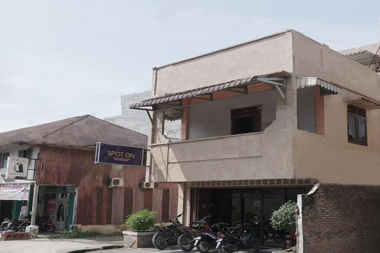 Oyo 2200 Hotel Gunung Sari Rantauprapat Extérieur photo